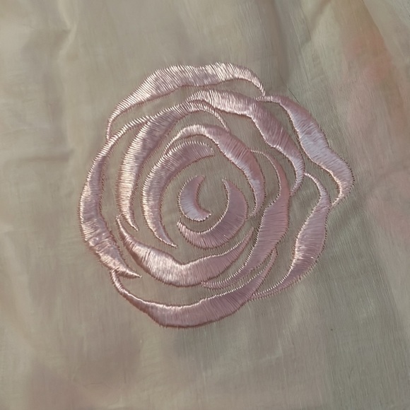 Light pink rose skirt - Picture 3 of 3